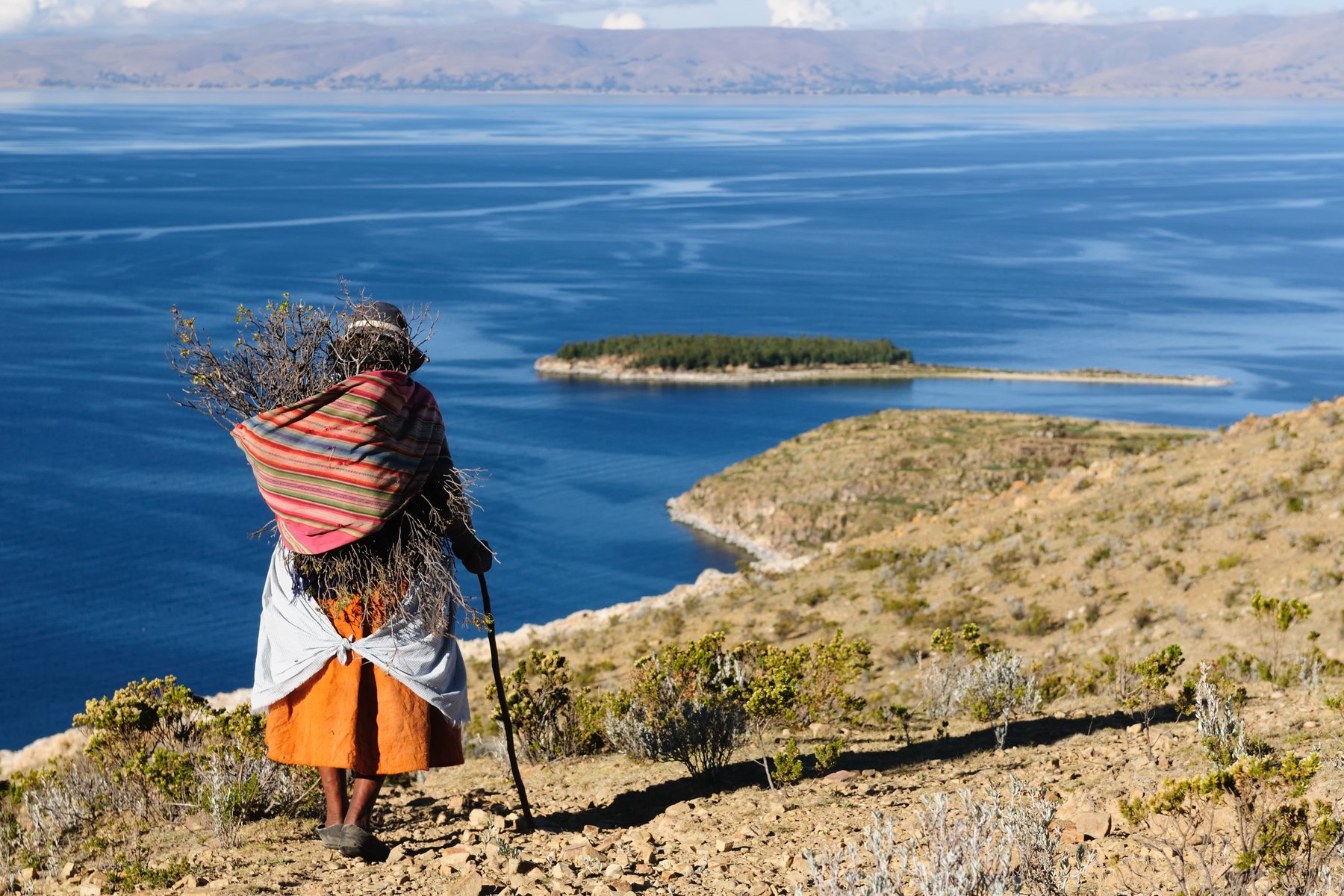 Makalös utsikt från Isla del Sol i Titicacasjön