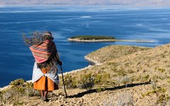 Makalös utsikt från Isla del Sol i Titicacasjön