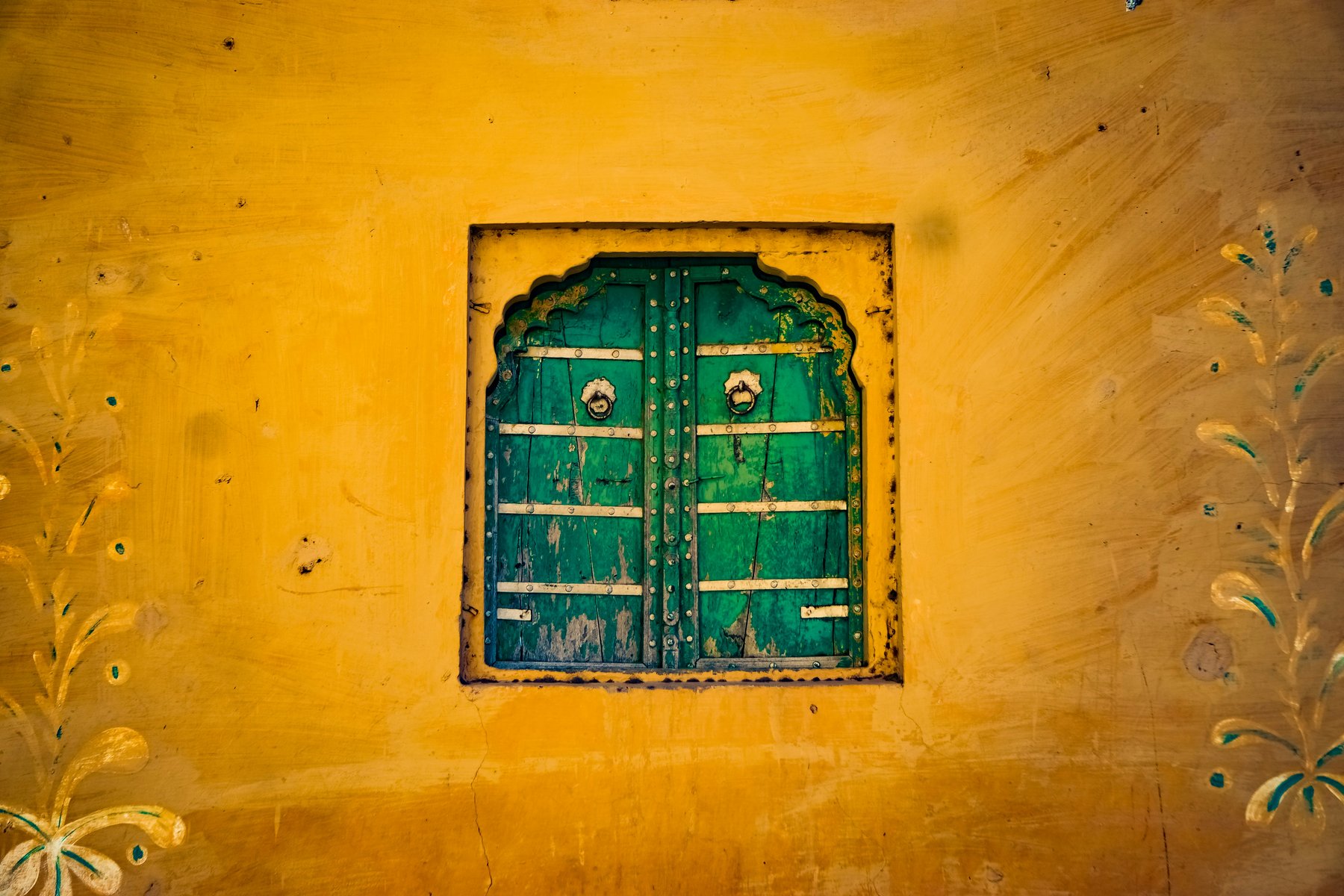 Vackra färger i Amber fort i Jaipur