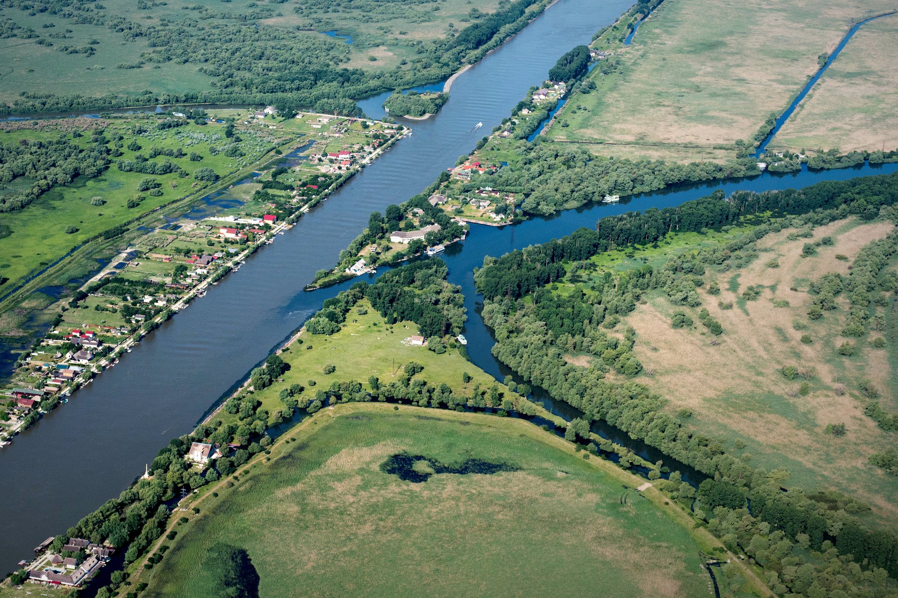 Du bor i byn Crisan mitt i Donaudeltat