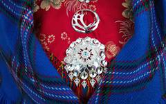 Samisk hantverk får du beundra under resan genom Sápmi
