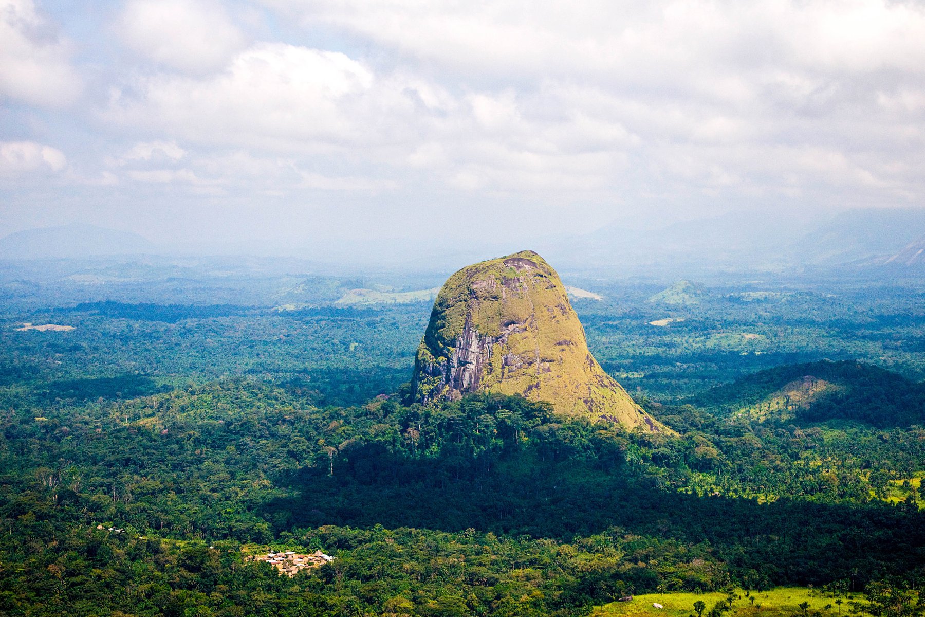 Vackert landskap under resan genom Sierra Leone