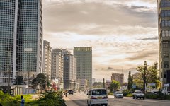 Du besöker storstaden Dar Es Salaam