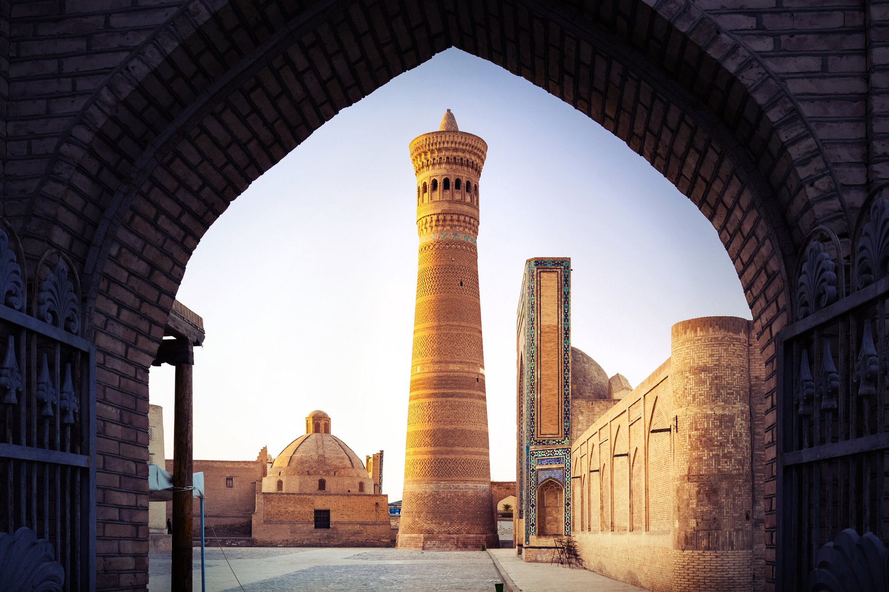 Den mäktiga Kaylan minareten från 1100-talet i Bukhara