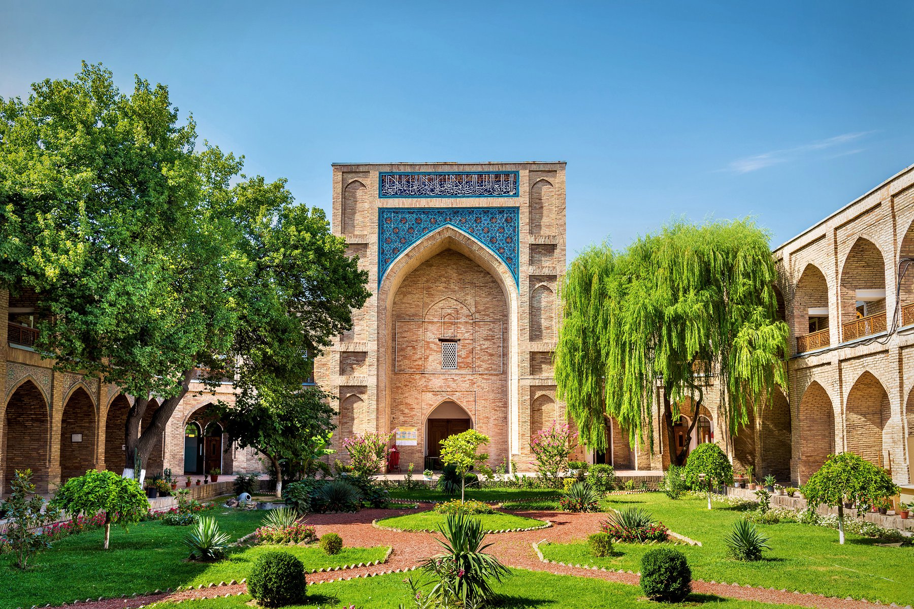 En av flera fantastiska madrasa i Tasjkent