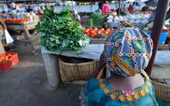 Resan i Zambia tar dig till lokala marknader och möten