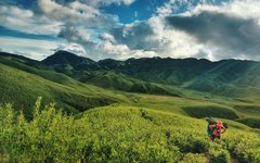 Vackert böljande landskap i Nagaland