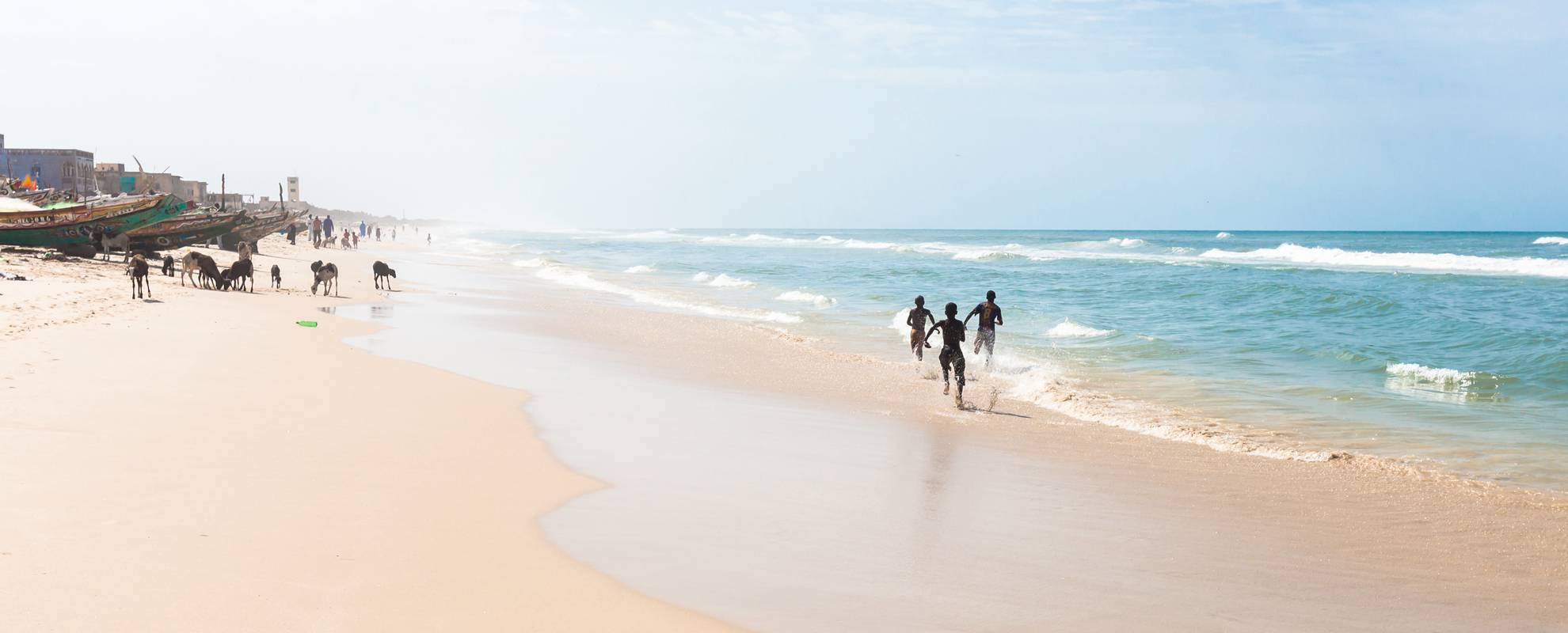 En av många fina stränder i Senegal